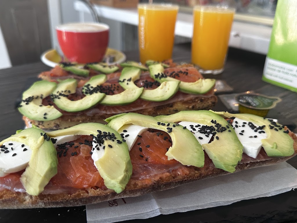 GARDEN CAFE MULA — Comida y bebida