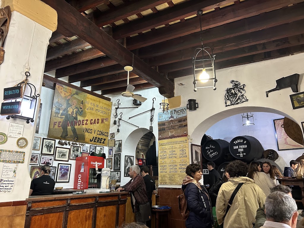 Tabanco San Pablo — Ambiente