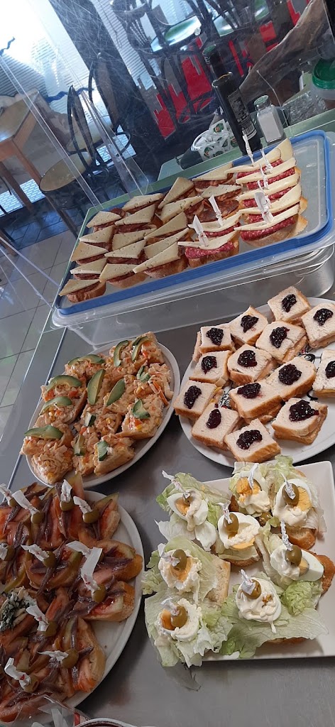 Cerveceria los angeles albir — Comida y bebida