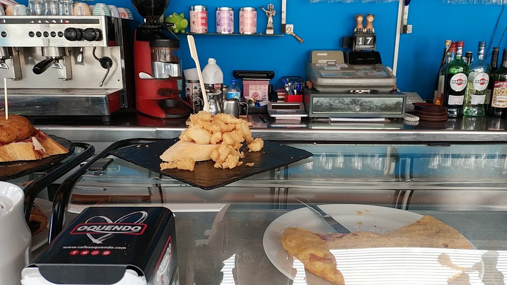 Bar Las Piscinas — Comida y bebida