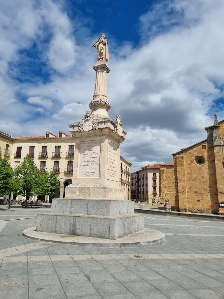 Monumento a las Grandezas de Avila.