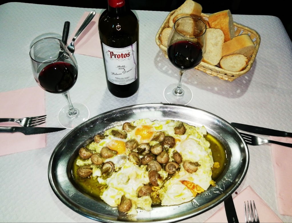 Cafe Bar Puri — Comida y bebida