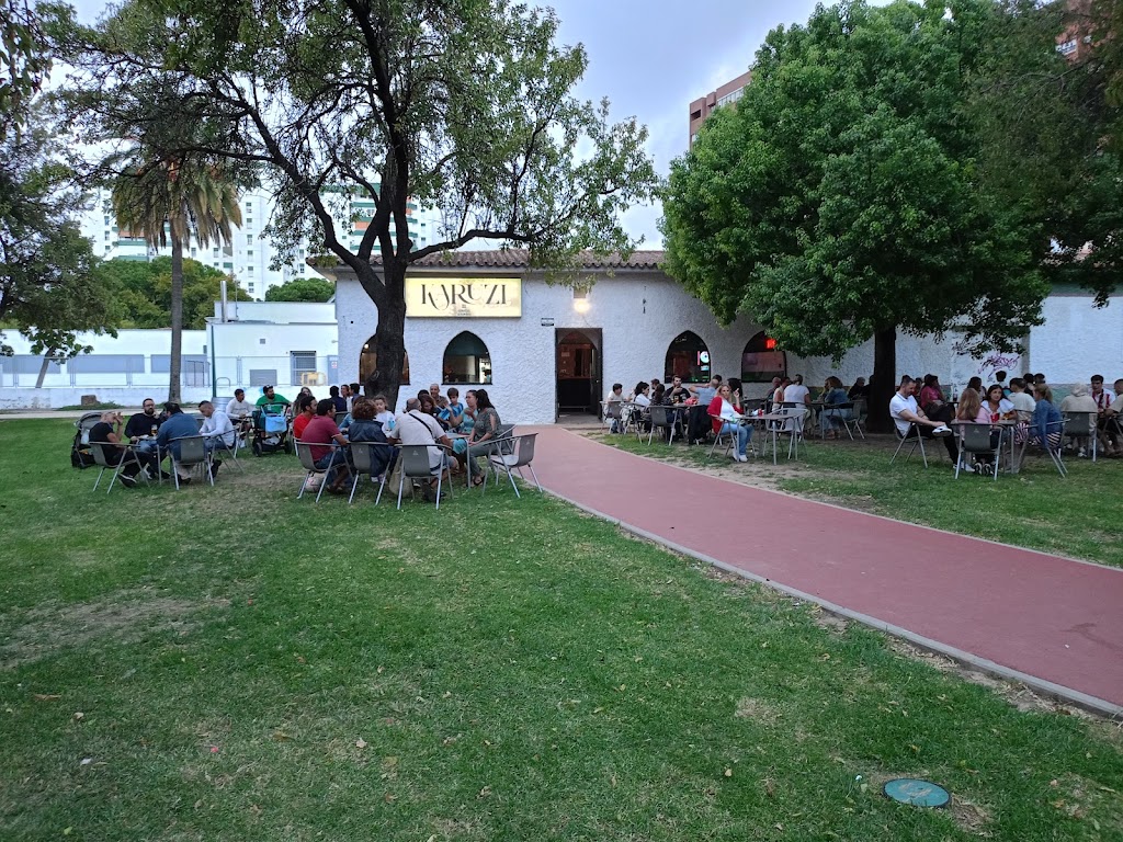 Karuzi Cafe Bar