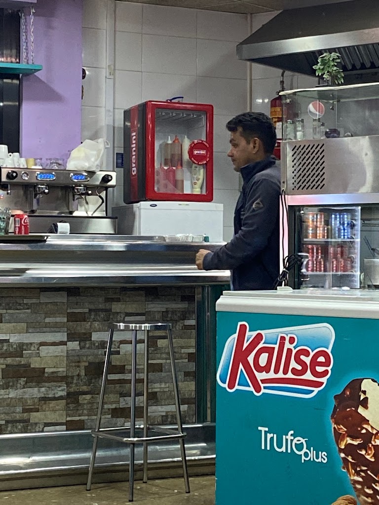 Primo Doner Kebab Bar — Ambiente