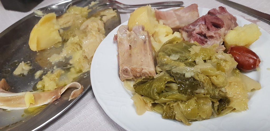 Sanmartin 2 — Comida y bebida