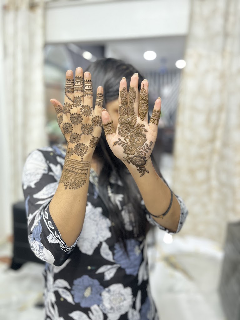 Riyanshi Professional Unisex Salon