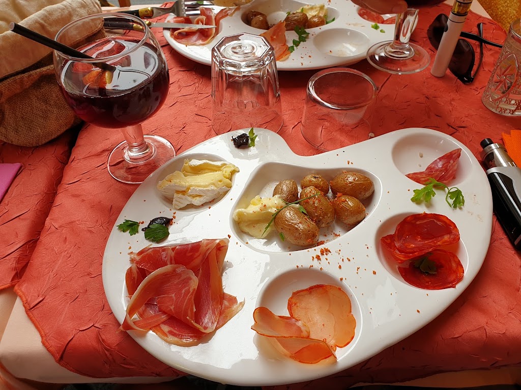 Las III Caravelas — Comida y bebida