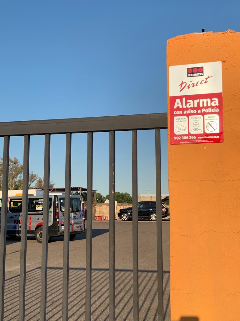 Khan Low Cost Parking Aeropuerto Valencia — Signo