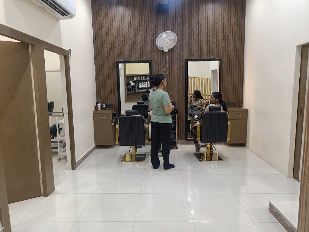 Smart Look Unisex Salon
