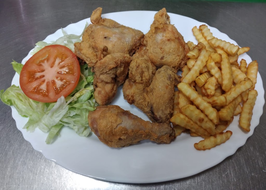 Bar La Bahia — Comida y bebida