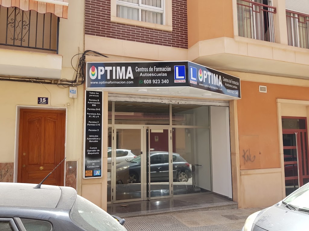 Autoescuela Optima Cieza — Automovil