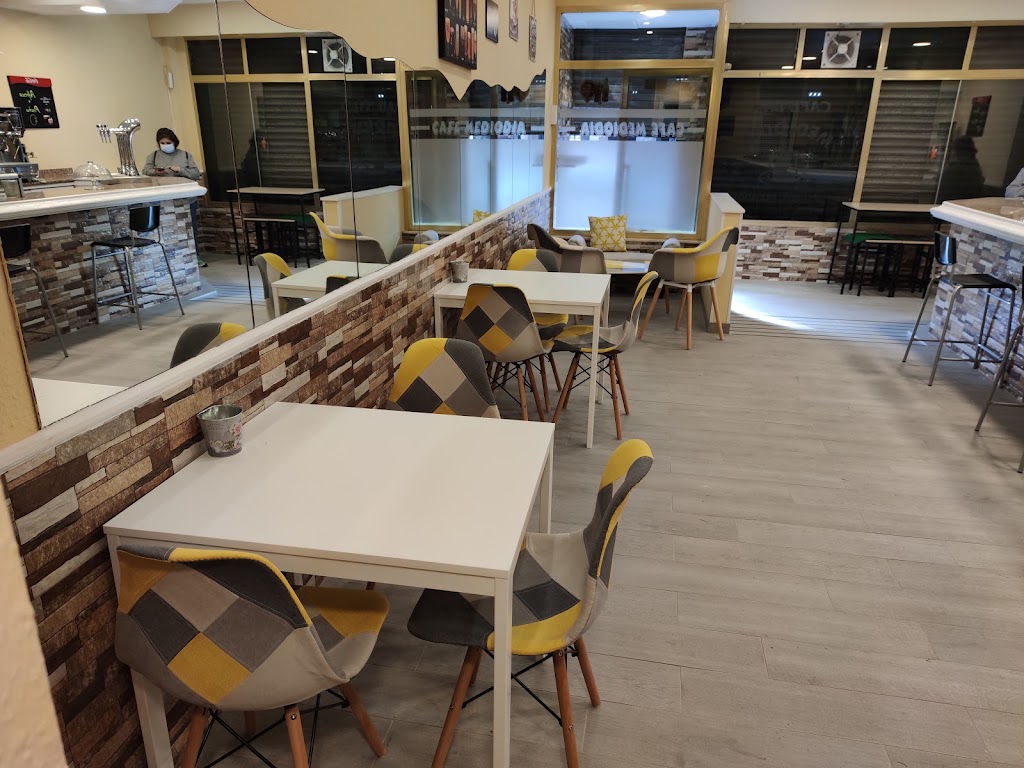Cafe Mediodia — Ambiente