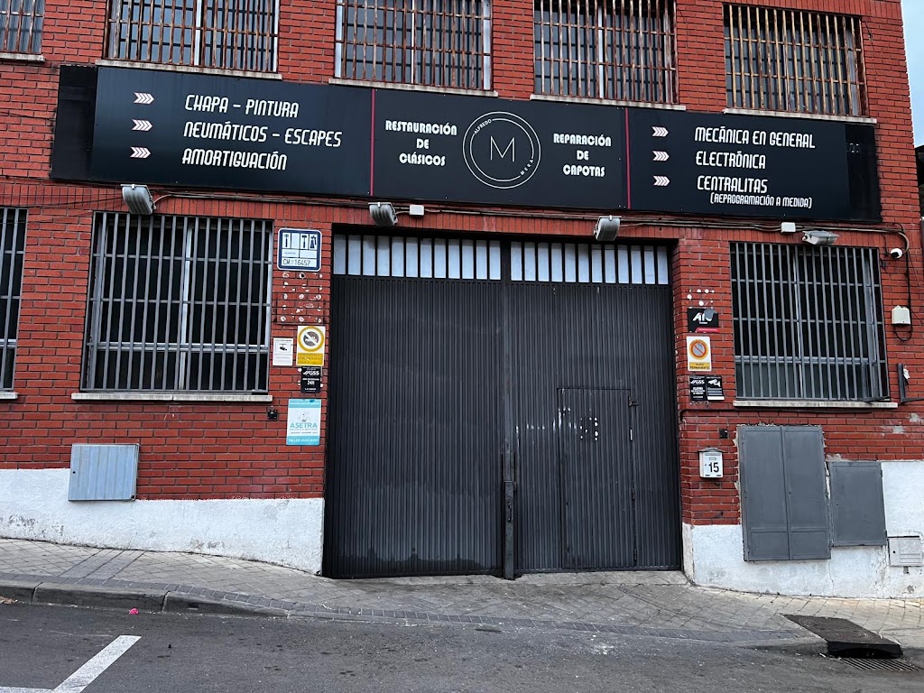 Alfredo Mera — Exterior