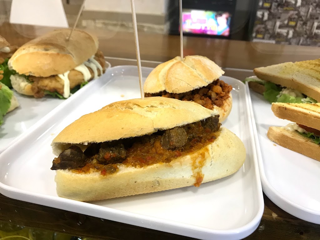 Cafe Bar Parque del Oeste — Comida y bebida