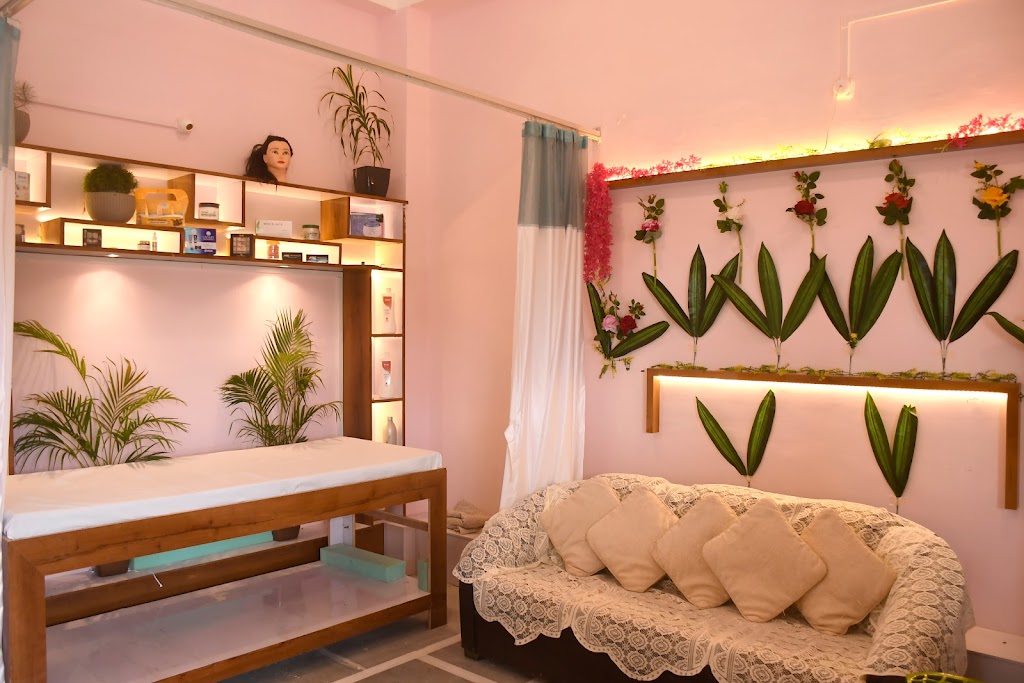 Embrace Beauty Studio Academy