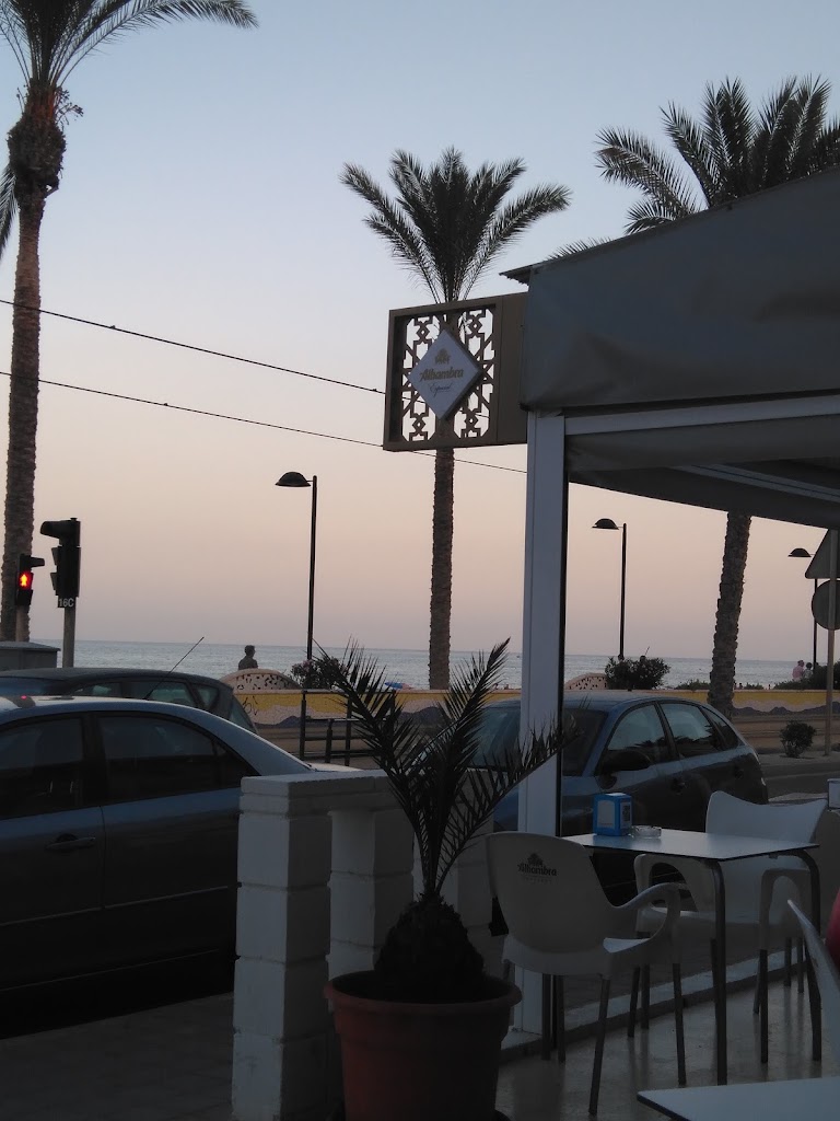 RESTAURANTE COCO BEACH — Ambiente
