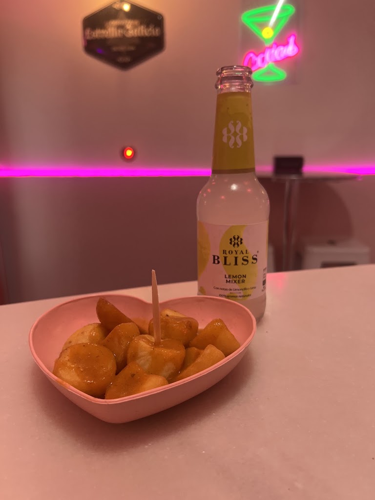 In Love cafe bar — Comida y bebida