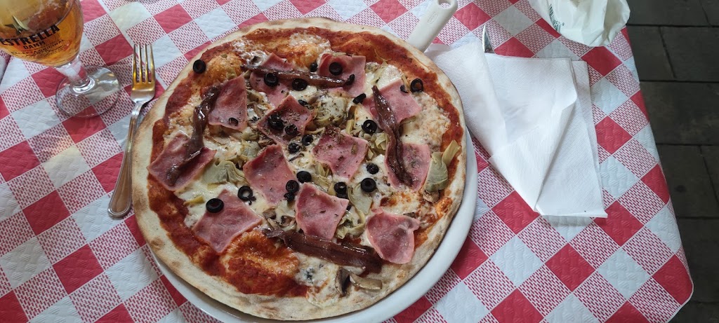 La Bambola — Pizza