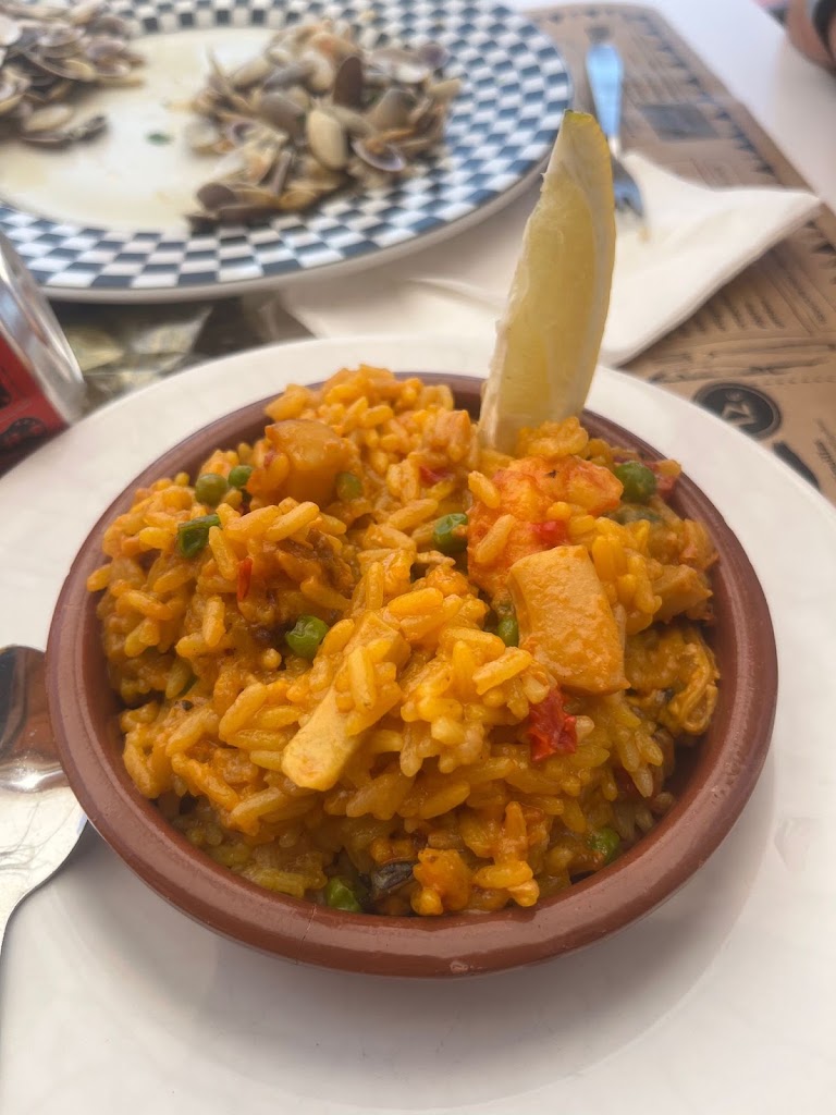 Tumi Bar — Comida y bebida