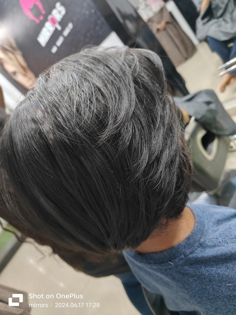 Mirrors Salon Madanapalle