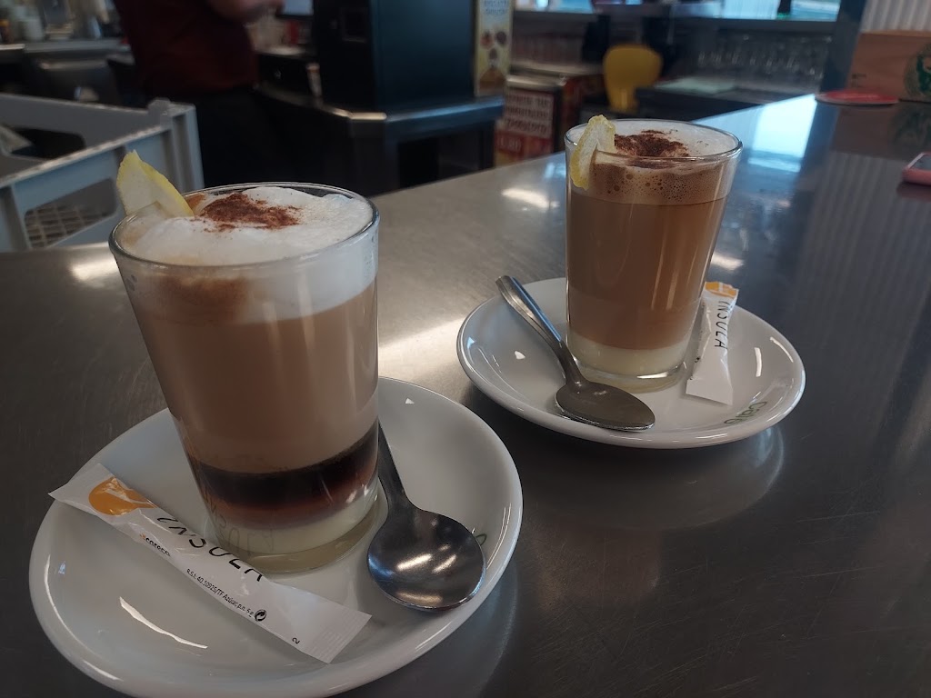 Cafeteria Cepsa EL VOLCAN Arafo,Espana — Comida y bebida