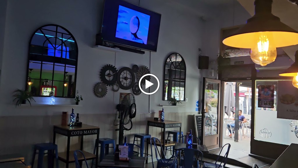 Cafeteria Bar Badila's — Videos