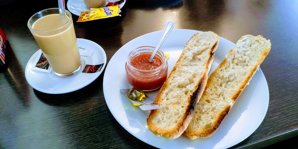 Meson de Mary — Comida y bebida