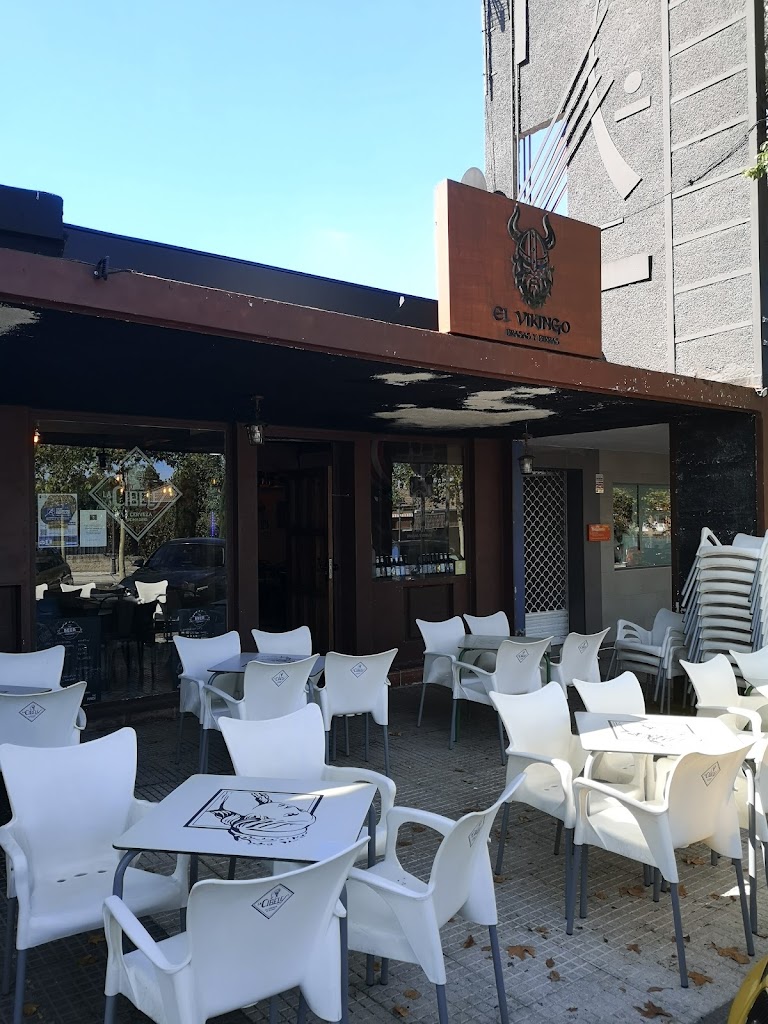 El Vikingo Brasas y birras // Hamburgueseria en villaviciosa — Ambiente