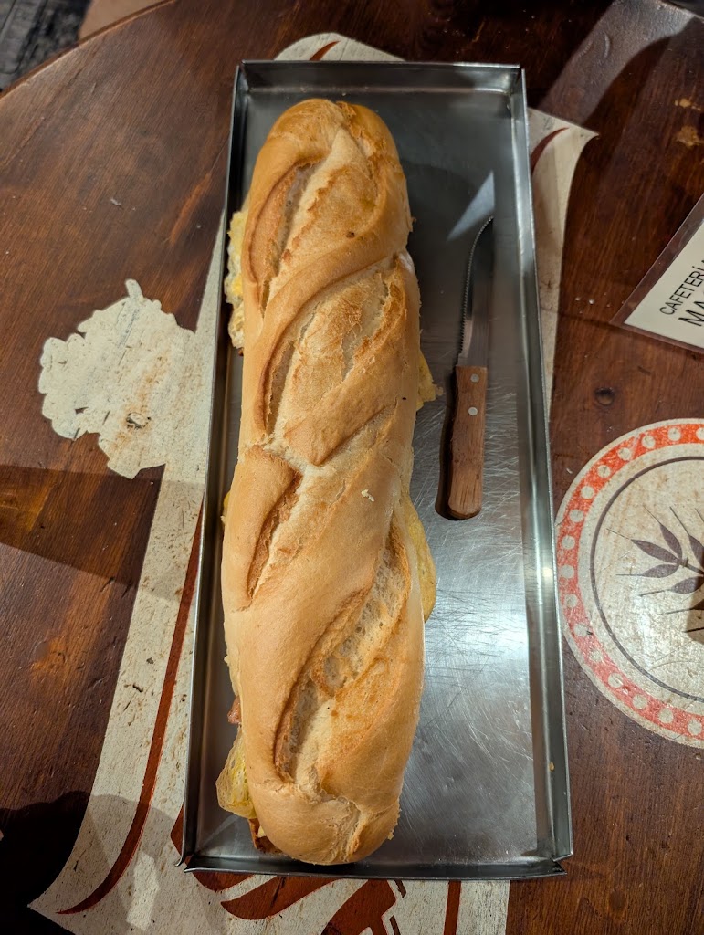 Bar Macario — Comida y bebida
