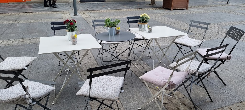 Minimo Cafe Boutique — Ambiente