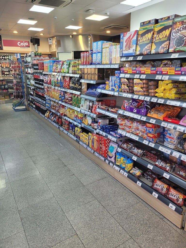 Estacion de Servicio Repsol — Interior