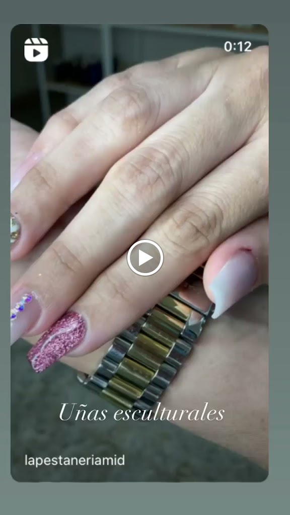 Salon de Belleza La Pestaneria Mid — Videos