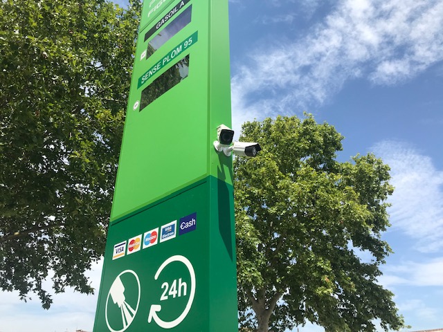 Gasolinera abierta 24h — Del propietario