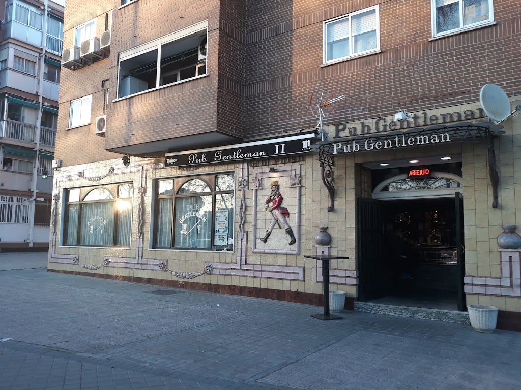 PUB GENTLEMAN