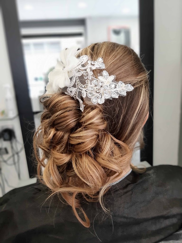 Arual estilistes PELUQUERIA Y ESTETICA — Peinado