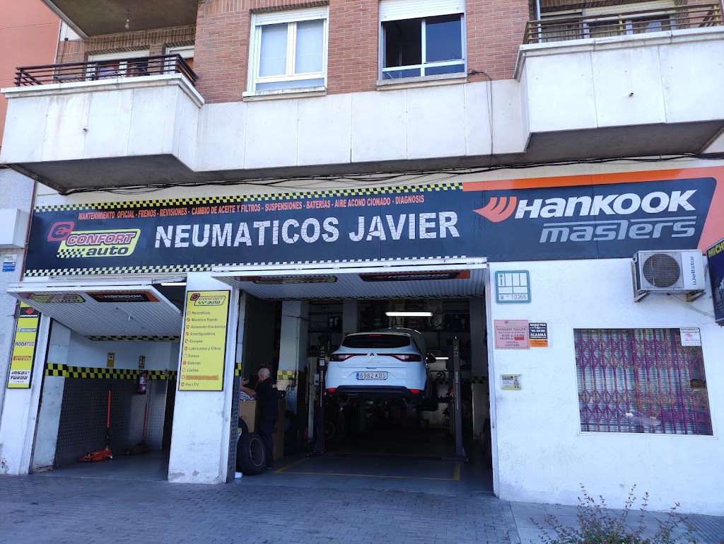 Neumaticos Javier — Exterior