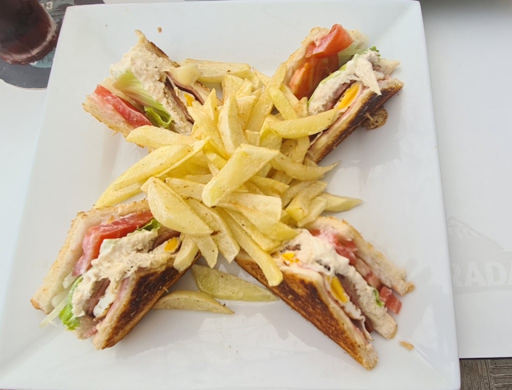 Tasca la rotonda de alcala — Comida y bebida