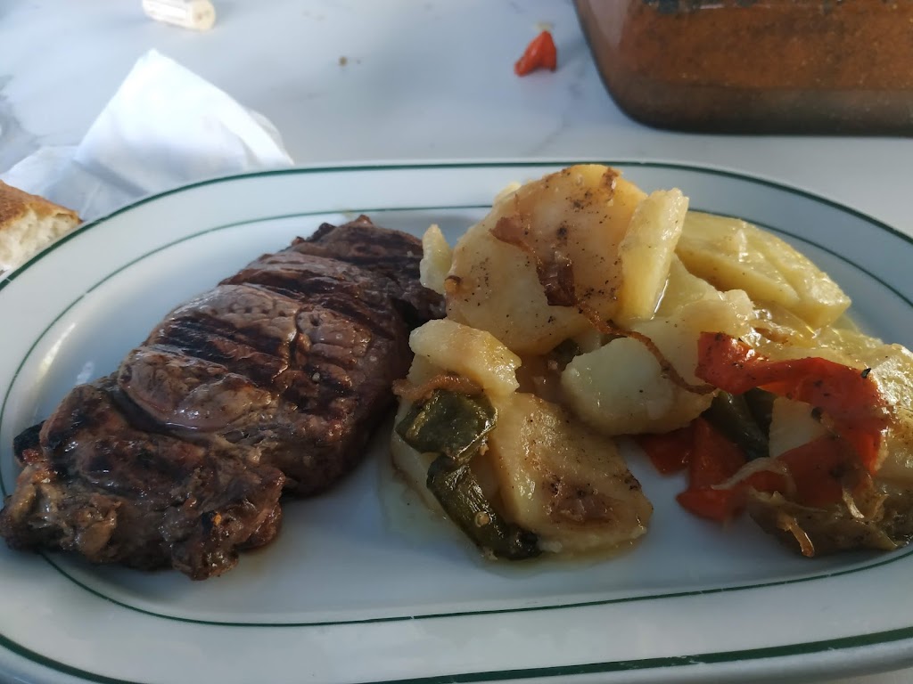 El Roble, bar kiosko — Comida y bebida