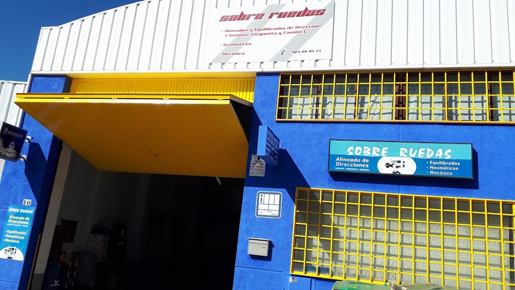 Sobre Ruedas — Exterior