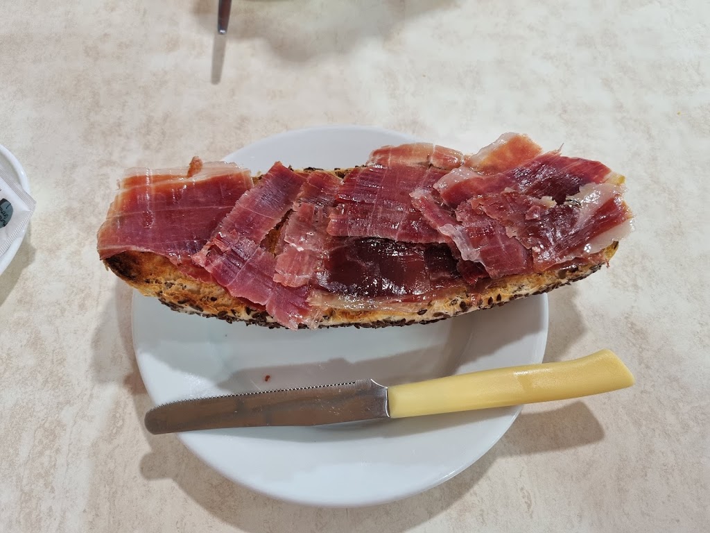 Bar Salgado Lepe — Comida y bebida