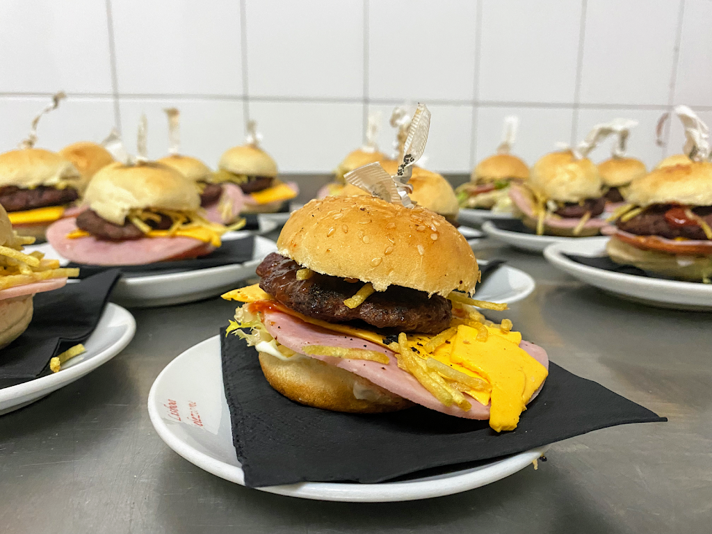 Concello Cafeteria — Comida y bebida