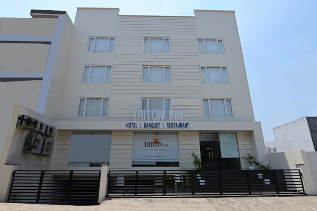 Capital O 30624 Hotel Triton
