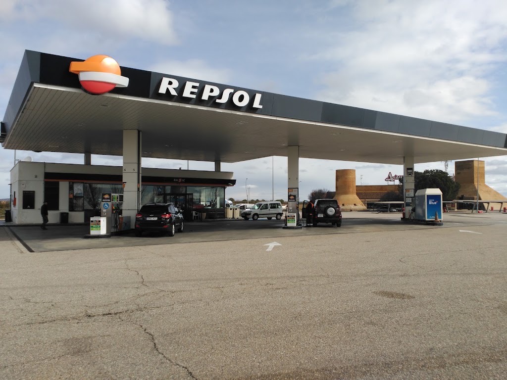 Estacion de Servicio Repsol — Exterior