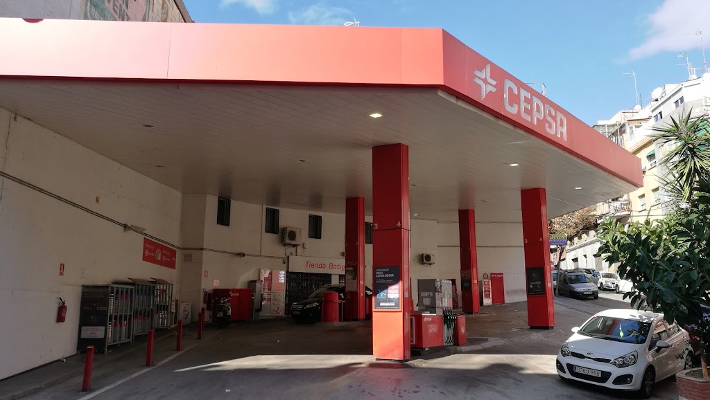 Estacion de servicio Cepsa — Exterior