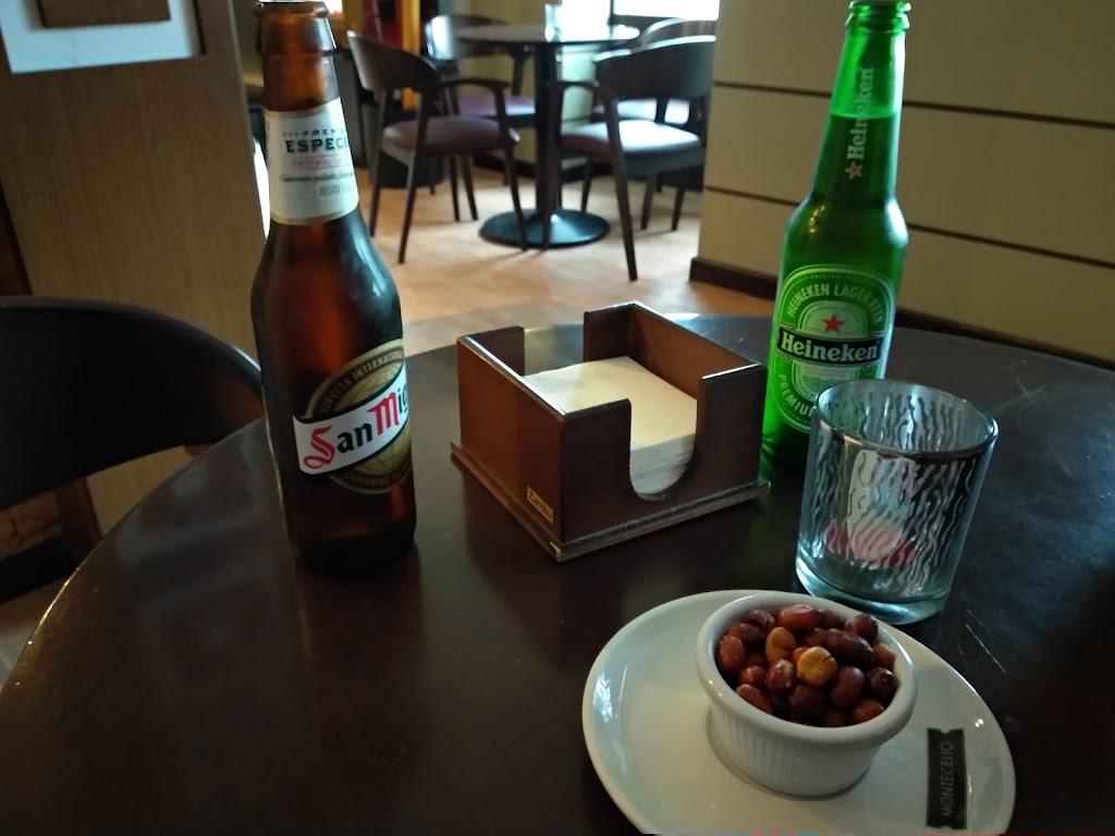 Winner's Bar — Comida y bebida