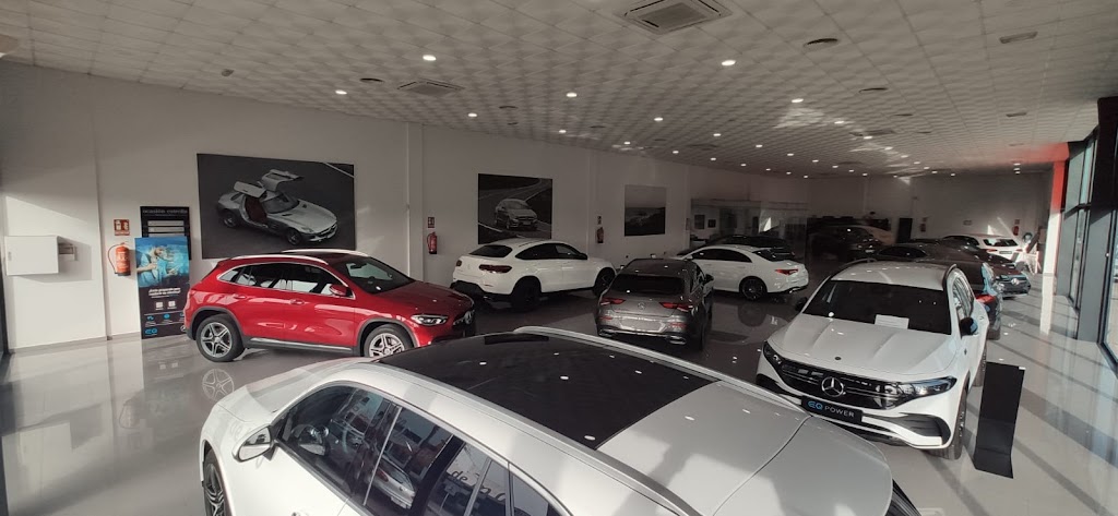 Mercedes-Benz Saveres Roquetas de Mar — Interior
