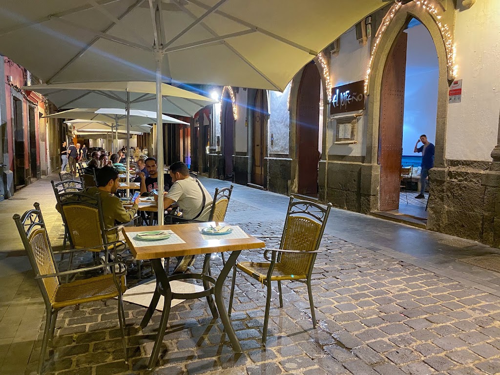 Restaurante El Rifeno Vegueta — Ambiente