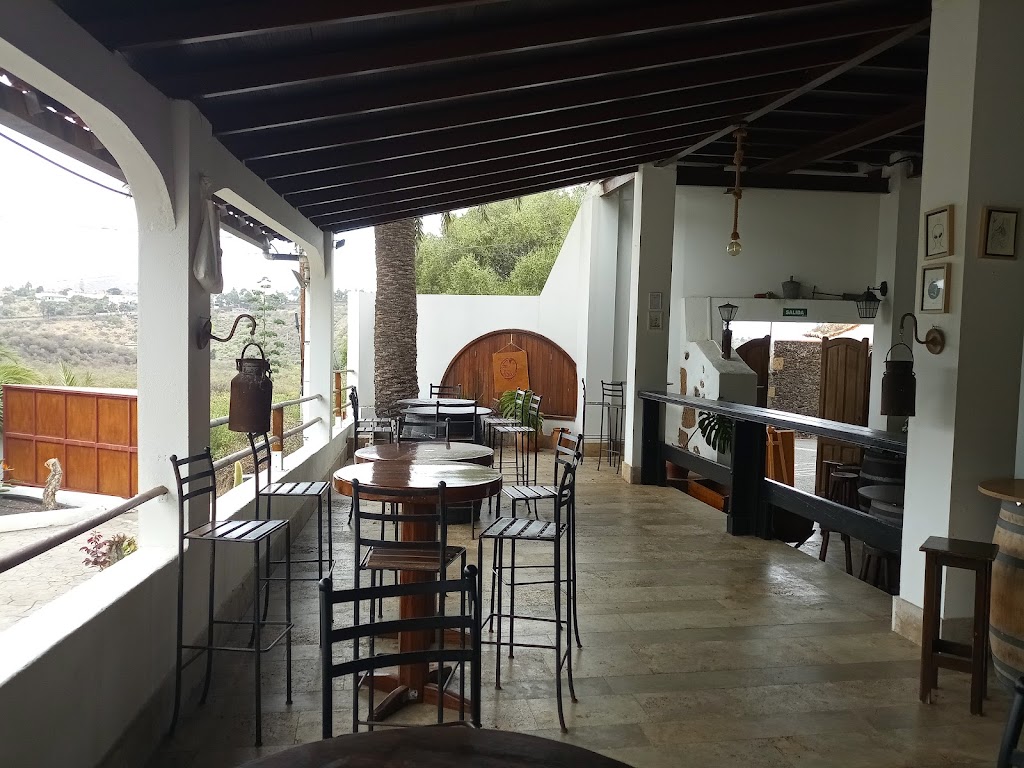 Bochinche Los Lirios — Ambiente