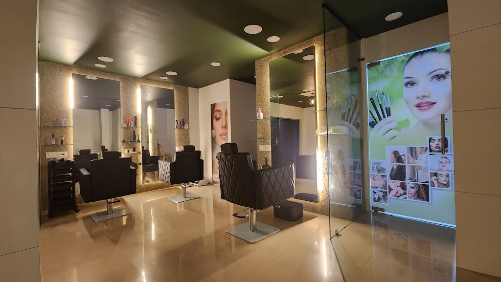 Eleventh Mirror Hair And Beauty Unisex Salon