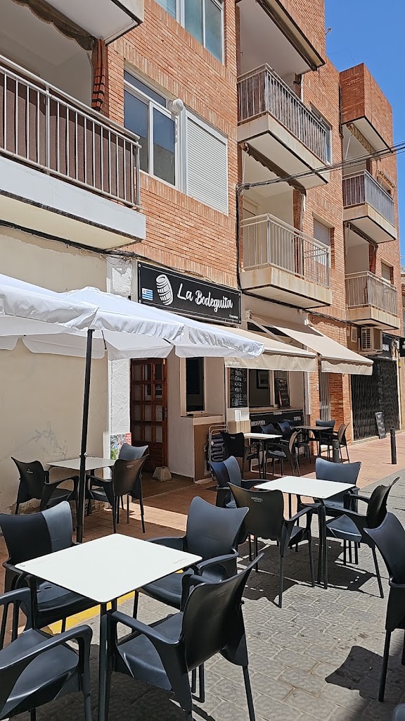 Bar Cafe La Bodeguita — Ambiente